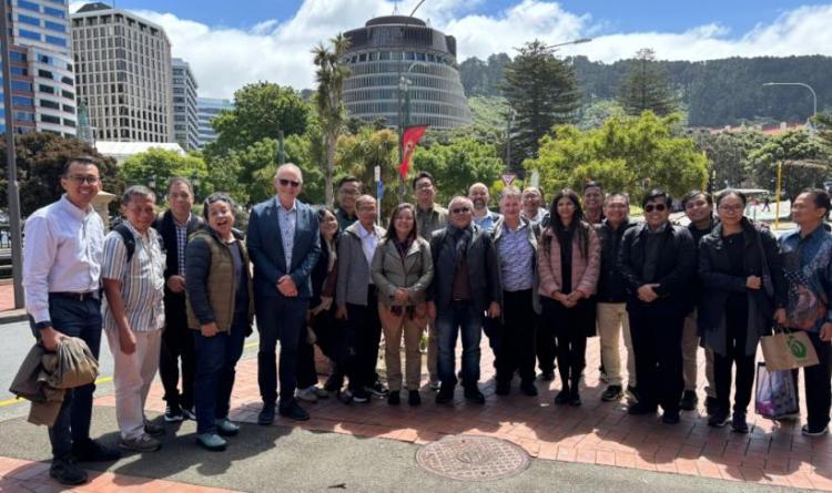 A group photo from the knowledge visit